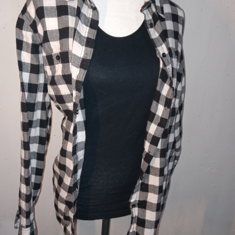 Size 1X button up Long Sleeve with collar From St. Johns Bay 100%cotton - Picture 4 of 15